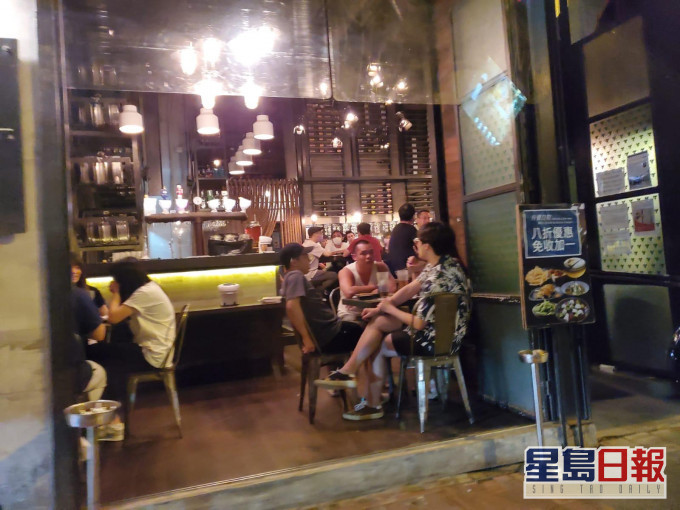 個別酒吧生意上升。錢雋永提供