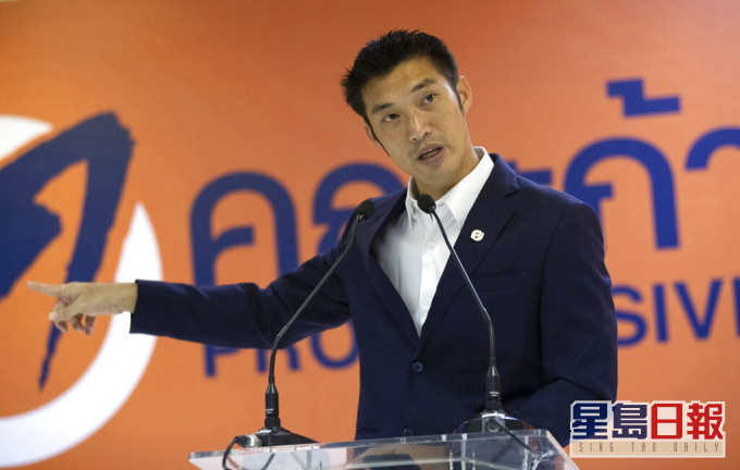 他纳通质疑泰国政府采购疫苗的决策过程不够透明,被起诉冒犯君主罪。AP图片