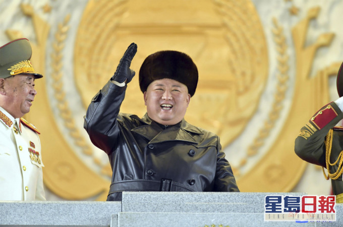 領袖金正恩出席並檢閱軍隊。朝中社/ap