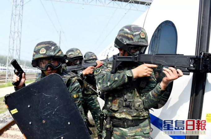 政府不評論報道指北京將派遣武警駐港。資料圖片