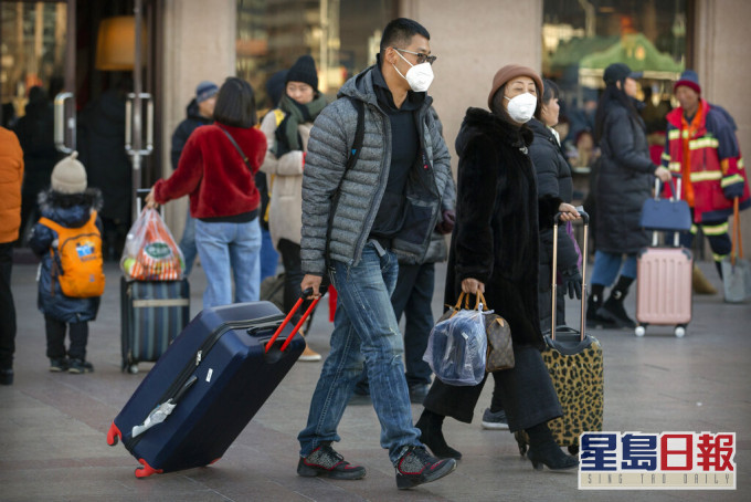 內地復工復市為疫情防治帶來挑戰。AP