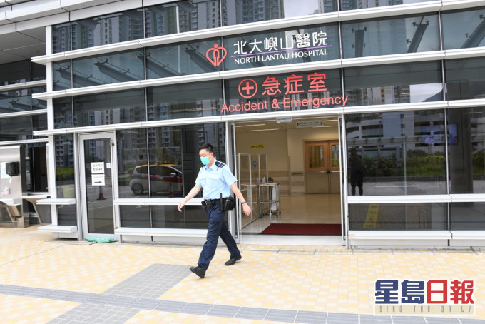 女子送院後不治。