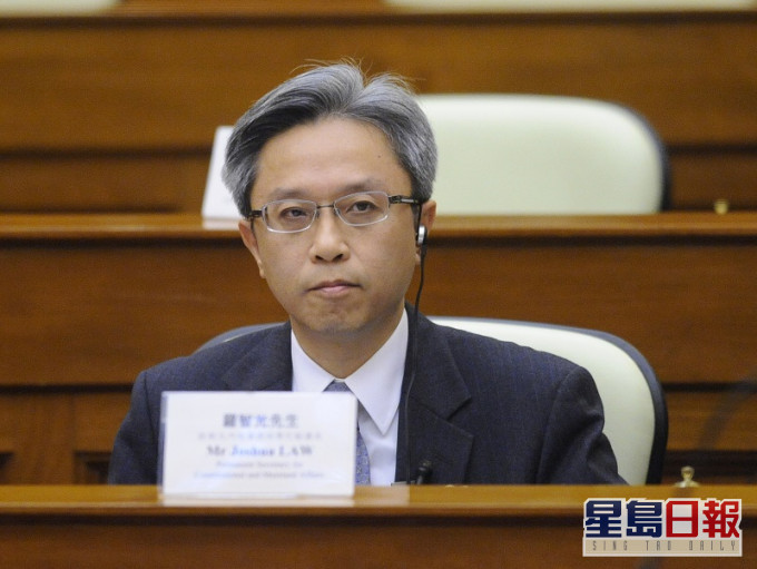羅智光指,全體公務員下月底可出新糧和追補薪金。 資料圖片