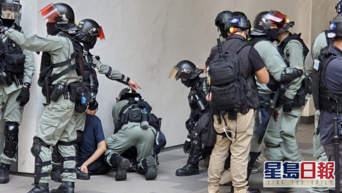 當日警方在銅鑼灣及灣仔拘捕多人。資料圖片