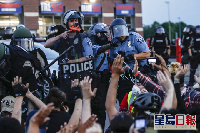 美國爆發大規模示威騷亂。AP圖片