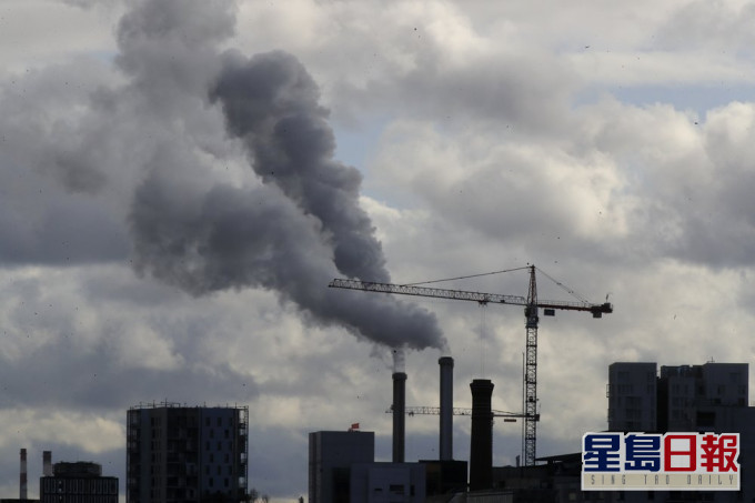 研究指出,全球每年逾800萬人死於燃燒化石燃料造成的空氣污染。AP圖片