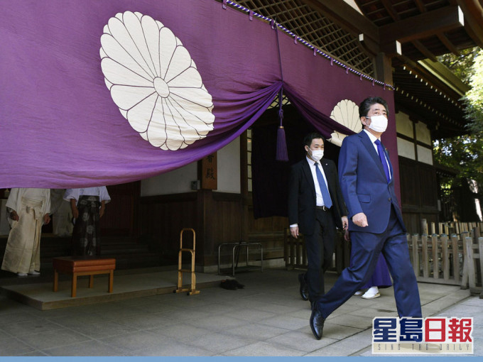 日本前首相安倍參拜靖國神社。AP圖片