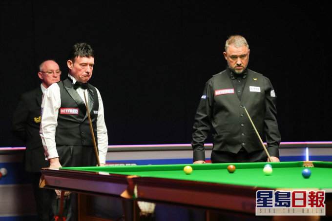 亨特利(右)希望韋德繼續作賽。 Worldsnooker官方圖片