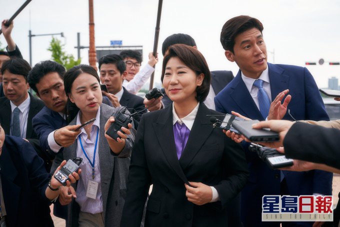 有「喜劇達人」之稱的羅美蘭擔任主角。
