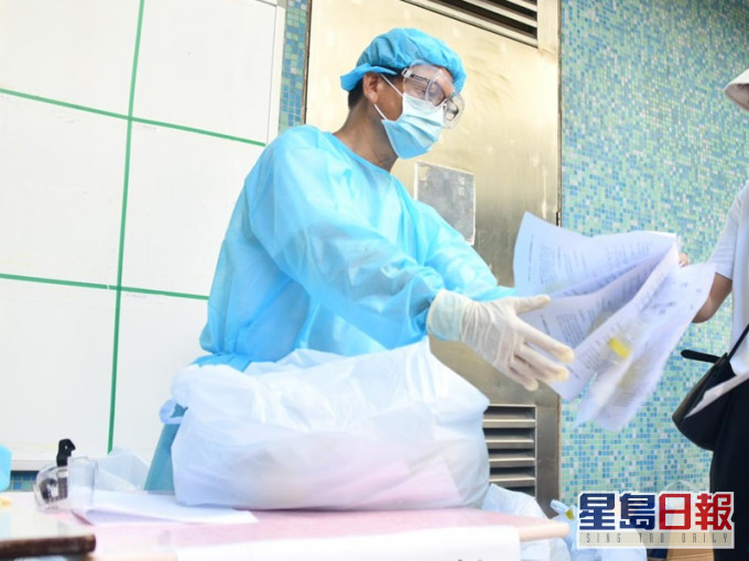 至今有6000名醫護人員報名參與計畫,當工作人員。資料圖片