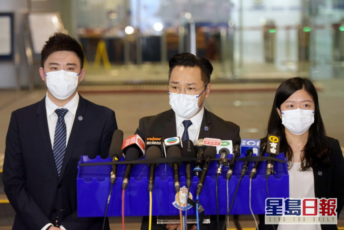 警拘2人涉網上恐嚇傳媒及廣告商。