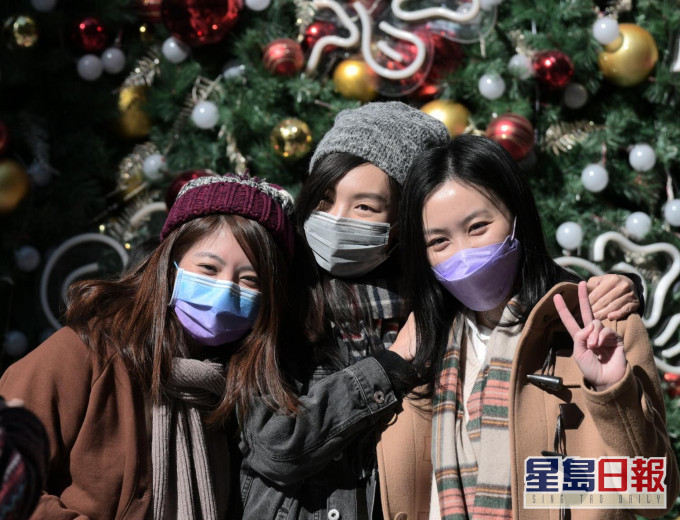 不少市民在節日期間外出慶祝。