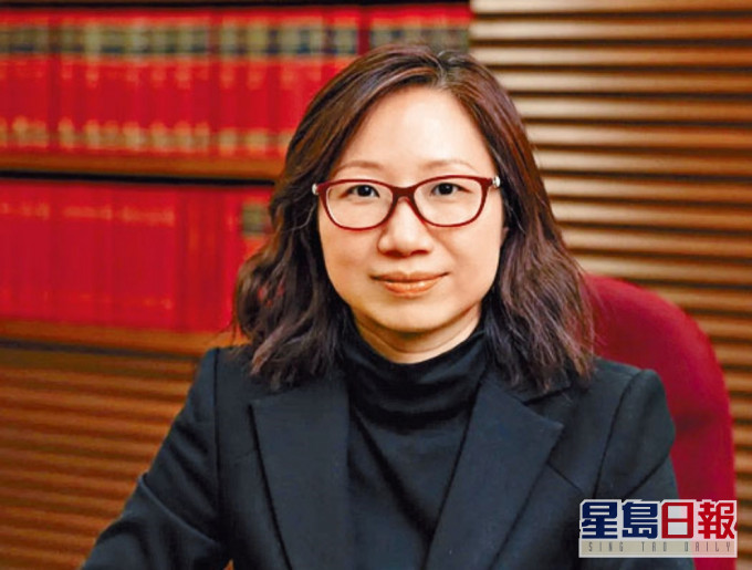黃瑞紅於2002年,成為香港執業大律師。