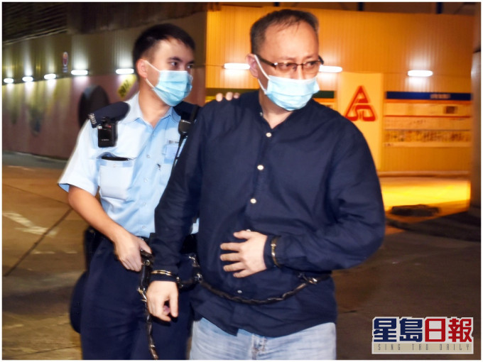 傑斯(右)遭警務處國家安全處拘捕。資料圖片