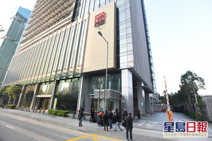 被告在被捕前得悉友人遭廉署調查後,將消息告知當時已成妻子的女友。資料圖片