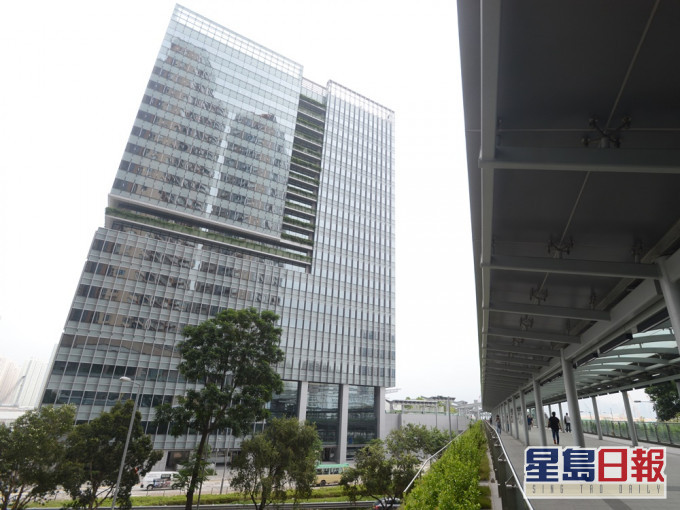該名文職人員於工業貿易大樓四樓工作。資料圖片