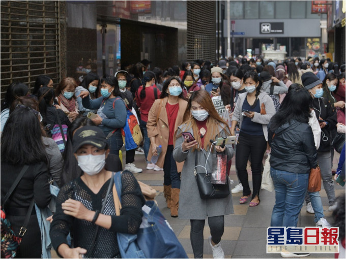 内地专家曾光指香港防疫措施不到位,令疫情反覆。资料图片