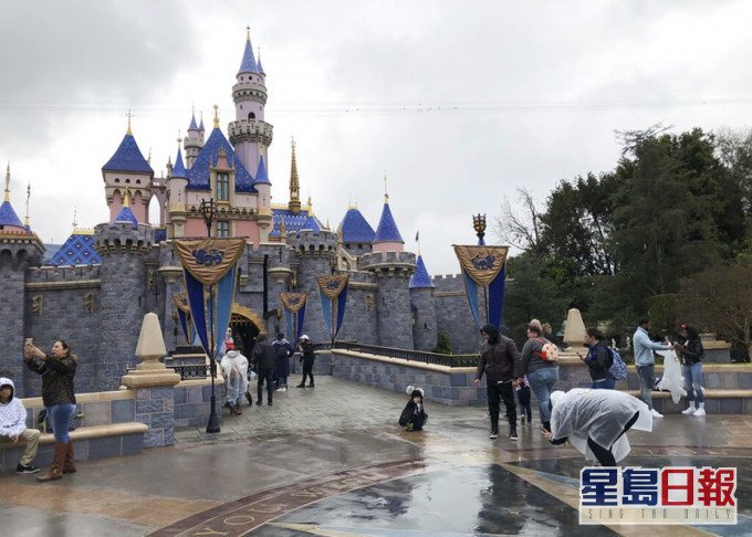 华特迪士尼期望安排加州迪士尼乐园在4月底重新开放。AP资料图片