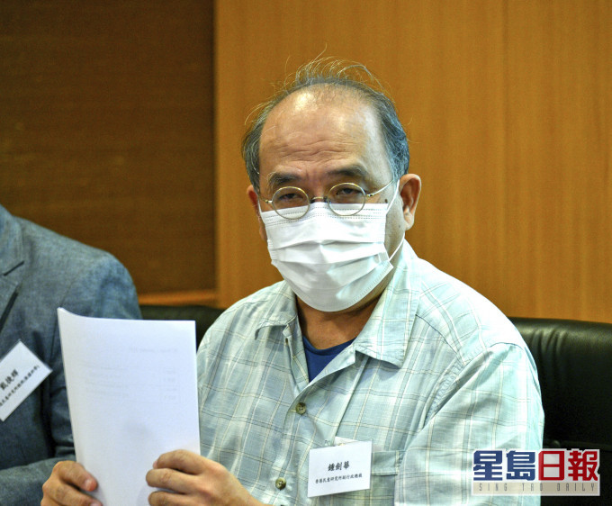 锺剑华指,会继续进行民调工作。资料图片