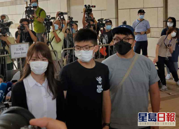 (左起)周庭、黄之锋及林朗彦。