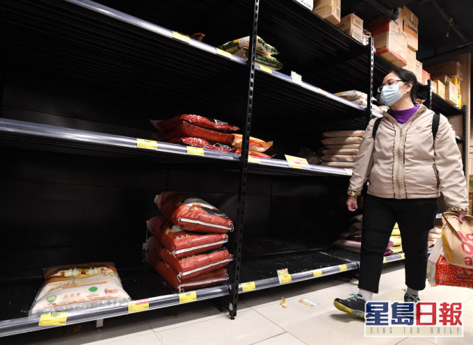 近日市面再出現搶購米潮。資料圖片