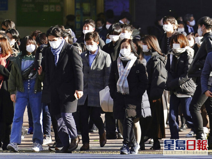 日本首都圈新冠肺炎疫情正在加速恶化,东京新增2,447宗确诊个案,再创单日新高。AP图片