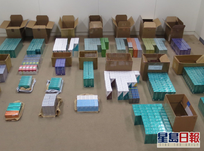 图示部分在其中一宗走私案件中检获的私烟。政府新闻处图片