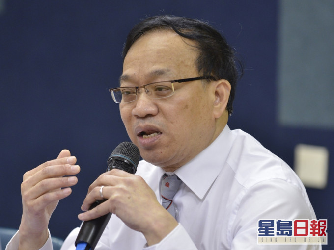 香港中學校長會榮譽總幹事黃謂儒。資料圖片
