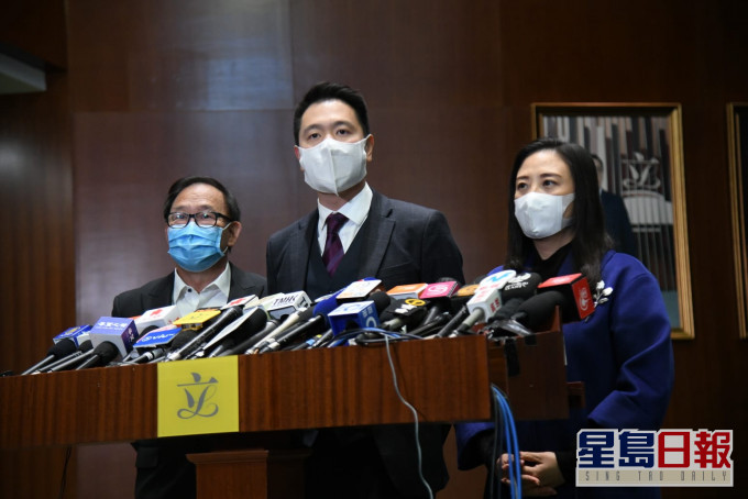 周浩鼎指警方是依法辦事。