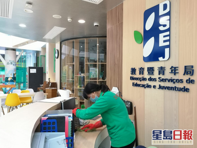 澳门女学生堕楼亡,教育暨青年局派人辅导。新闻局图片