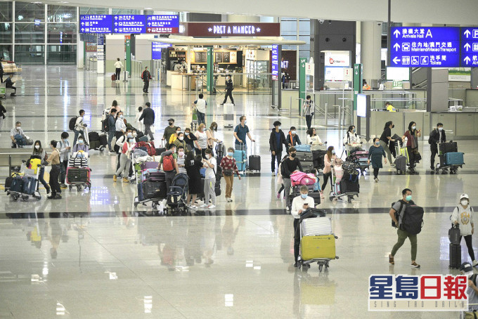 警员涉盗窃报失银包。资料图片