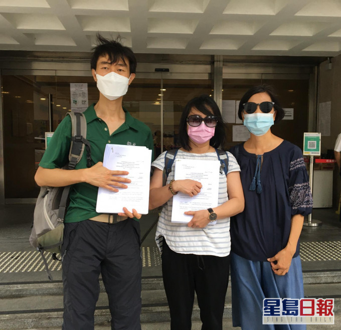 左:社協彭鴻昌 中:死者遺孀盧女士 右:死者胞姊劉太。