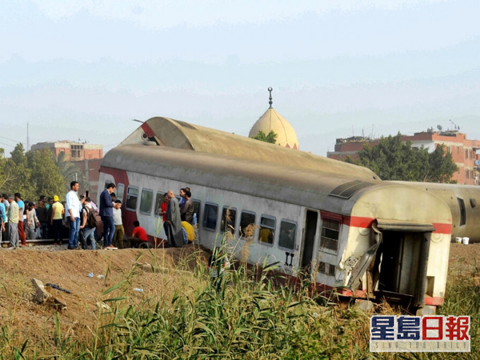 埃及有客運列車出軌。AP圖片