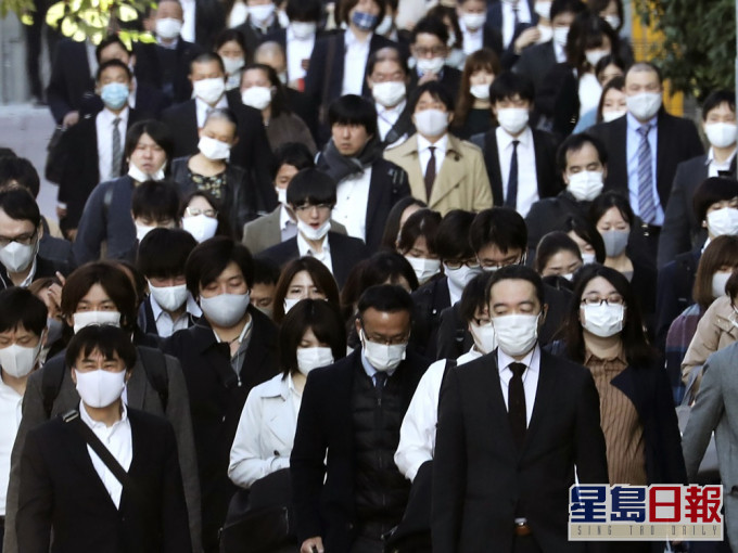東京上周單日確診近400宗。AP圖片