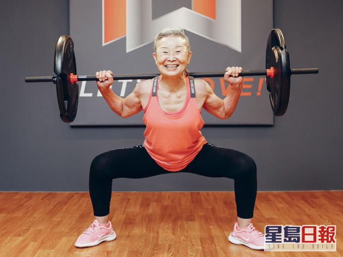 90岁的泷岛未香对健身著迷。（网图）