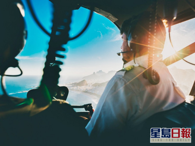 發帖網民本來同樣懷有機師夢。網圖