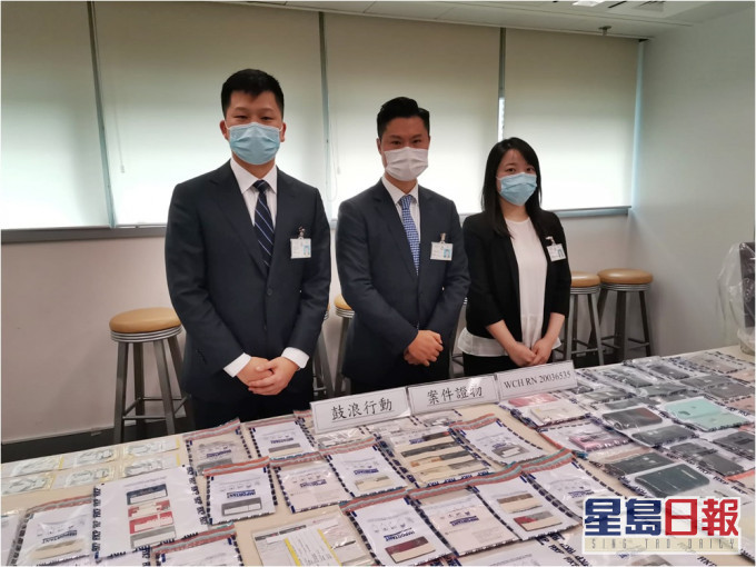 警方拘捕62人,涉嫌诈骗防疫基金。黄颂伟摄