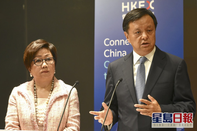 主席史美伦(左)、集团行政总裁李小加(右)。资料图片