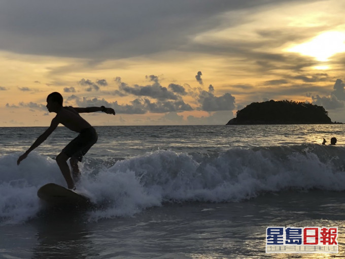 泰國擬10月起已接種疫苗的旅客入境布吉島等5地不需隔離。AP