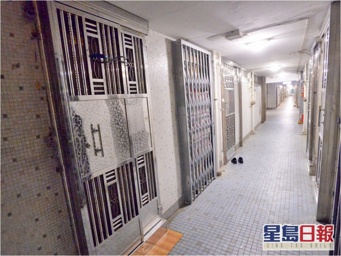 母亲提议夹钱买私楼,惟网民担心日后会引起不少争执。资料图片