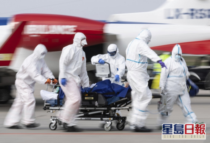 德国亦有接收其他欧洲国家的重症新冠肺炎患者。AP