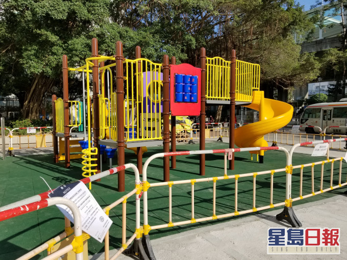 申诉专员主动调查公共屋邨游乐场的保养与维修。 政府提供
