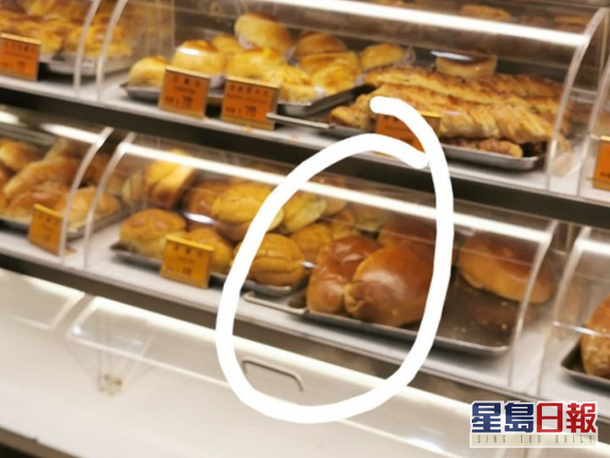 被小朋友觸摸的麵包照賣。FB圖