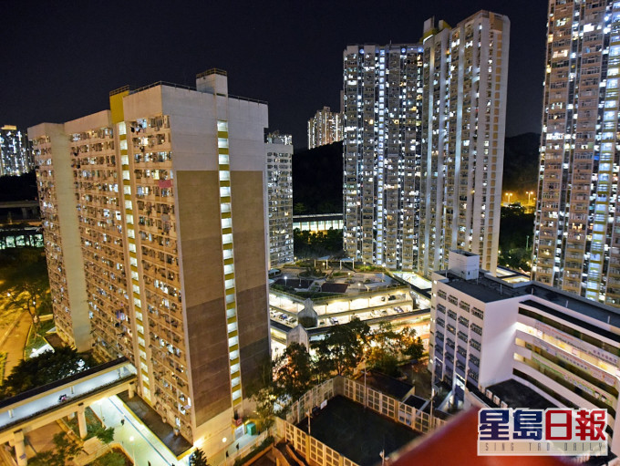 患者居於青衣長安邨安濤樓,同住的妹妹亦出現病徵。資料圖片