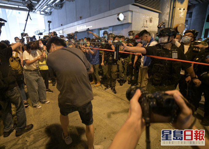 元朗交匯處警施胡椒噴霧