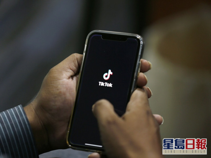 TikTok與甲骨文及沃爾瑪達成合作協議。AP