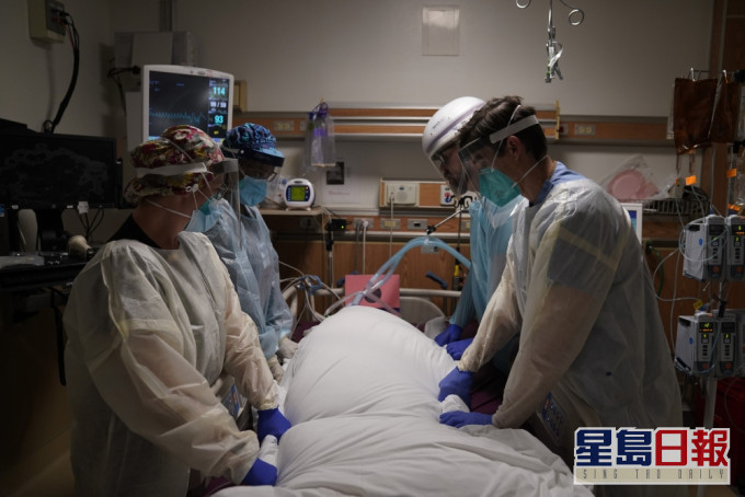 洛杉矶每10分钟1人死于新冠肺炎,医疗系统濒临崩溃,殓房和殡仪馆爆满。ap图
