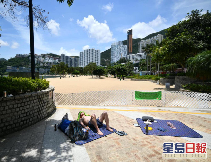 浅水湾泳滩已关闭。