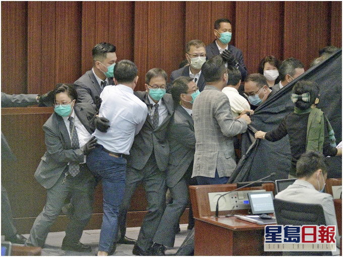 夏寶龍指有反中亂港分子在「一國兩制」下的香港興風作浪、坐大成勢。資料圖片