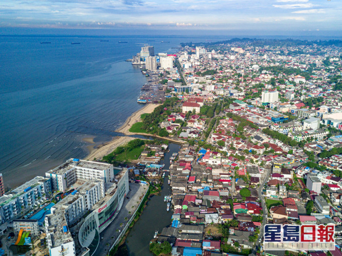 圖為印尼海邊城市巴里巴伴。資料圖片